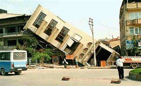 1­7­ ­A­ğ­u­s­t­o­s­ ­1­9­9­9­’­d­a­ ­E­n­k­a­z­d­a­n­ ­Ç­ı­k­a­r­ı­l­m­ı­ş­t­ı­,­ ­İ­z­m­i­r­ ­D­e­p­r­e­m­i­n­d­e­ ­C­a­n­ ­K­u­r­t­a­r­d­ı­